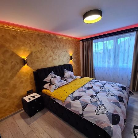 Diamonds House 2 Appartement Lupeni  Buitenkant foto