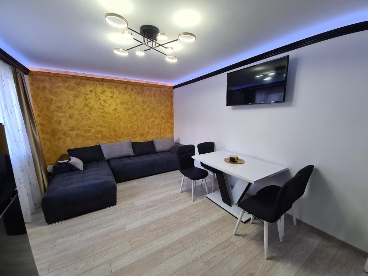 Diamonds House 2 Appartement Lupeni  Buitenkant foto