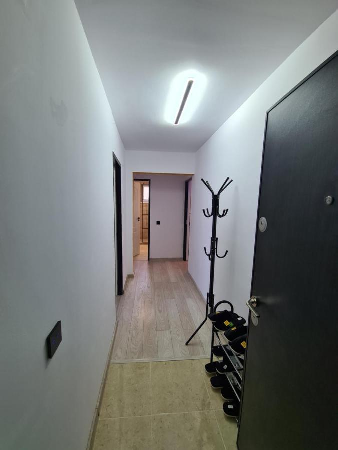 Diamonds House 2 Appartement Lupeni  Buitenkant foto