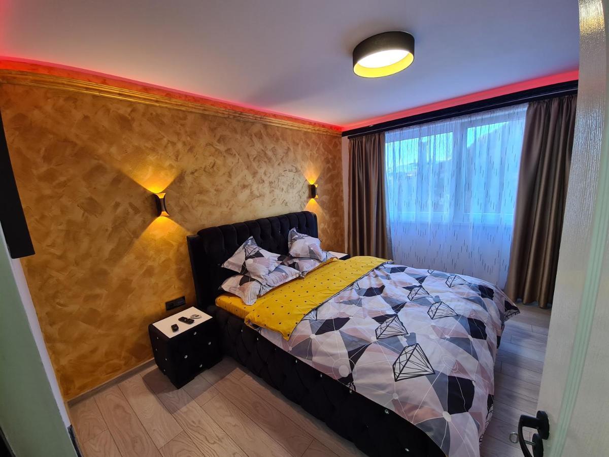 Diamonds House 2 Appartement Lupeni  Buitenkant foto