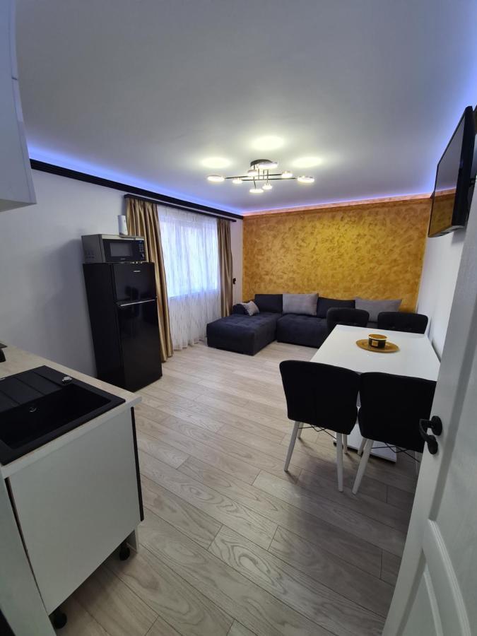 Diamonds House 2 Appartement Lupeni  Buitenkant foto